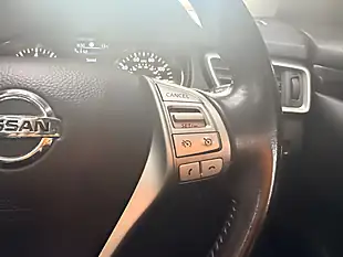 Used 2015 Nissan Qashqai Tekna Grey - Interior and Exterior details 17