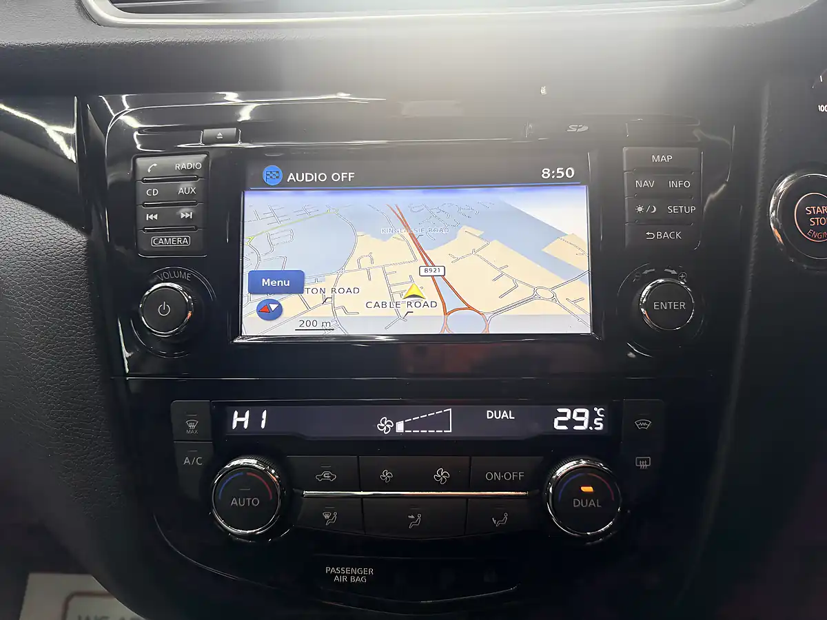 Used 2015 Nissan Qashqai Tekna Grey - Interior and Exterior details 18