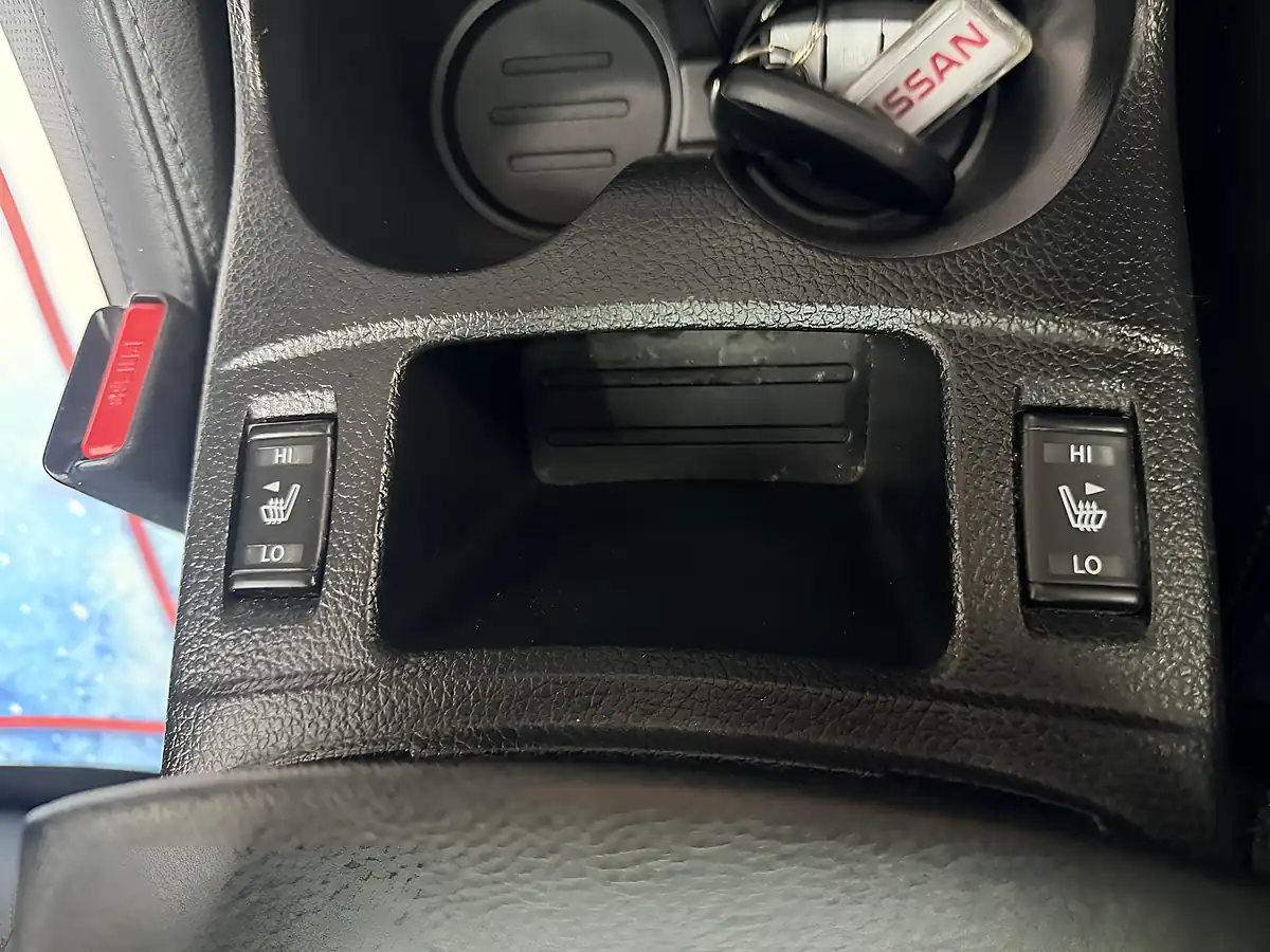 Used 2015 Nissan Qashqai Tekna Grey - Interior and Exterior details 19