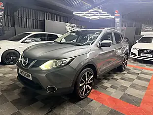 Used 2015 Nissan Qashqai Tekna Grey - Interior and Exterior details 7