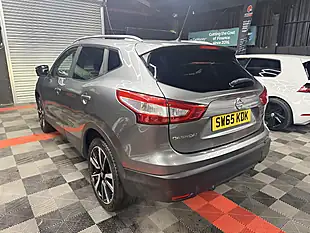Used 2015 Nissan Qashqai Tekna Grey - Interior and Exterior details 8