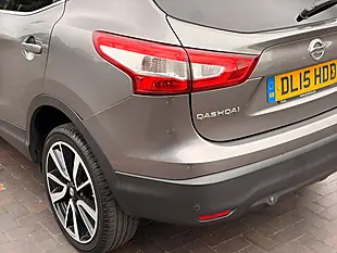 Used 2015 Nissan Qashqai Tekna Grey - Interior and Exterior details 13