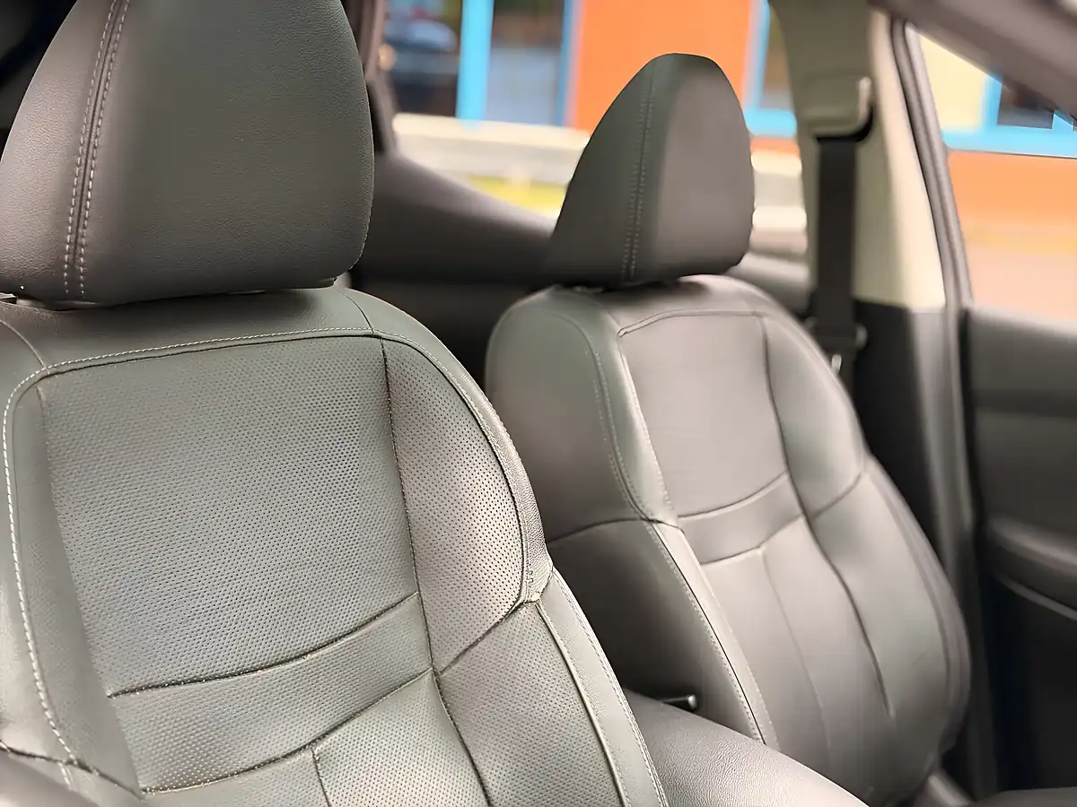 Used 2015 Nissan Qashqai Tekna Grey - Interior and Exterior details 17