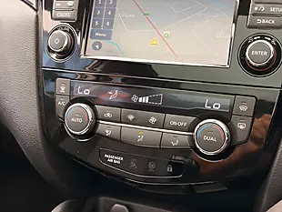 Used 2015 Nissan Qashqai Tekna Grey - Interior and Exterior details 19