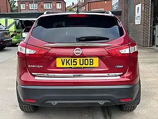Used 2015 Nissan Qashqai Tekna Red - Interior and Exterior details 6