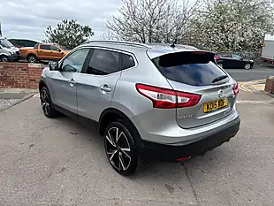 Used 2015 Nissan Qashqai Tekna Silver - Interior and Exterior details 11