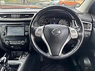 Used 2015 Nissan Qashqai Tekna Silver - Interior and Exterior details 13