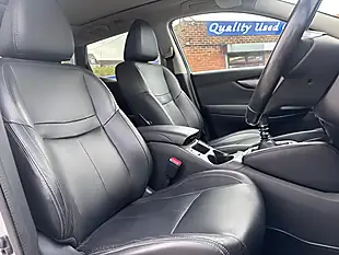 Used 2015 Nissan Qashqai Tekna Silver - Interior and Exterior details 16