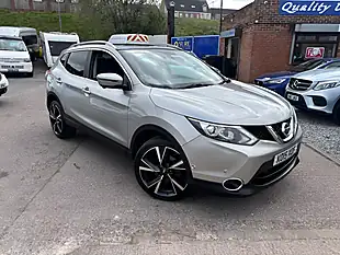 Used 2015 Nissan Qashqai Tekna Silver - Interior and Exterior details 5
