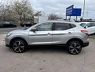 Used 2015 Nissan Qashqai Tekna Silver - Interior and Exterior details 6