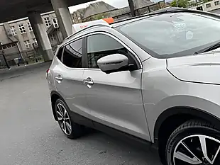 Used 2015 Nissan Qashqai Tekna Silver - Interior and Exterior details 10