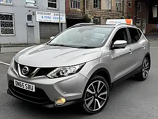 Used 2015 Nissan Qashqai Tekna Silver - Interior and Exterior details 11