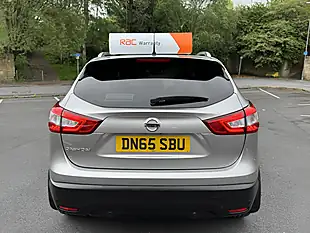 Used 2015 Nissan Qashqai Tekna Silver - Interior and Exterior details 15