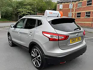 Used 2015 Nissan Qashqai Tekna Silver - Interior and Exterior details 16