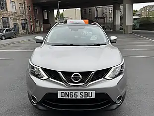 Used 2015 Nissan Qashqai Tekna Silver - Interior and Exterior details 4
