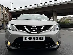 Used 2015 Nissan Qashqai Tekna Silver - Interior and Exterior details 7