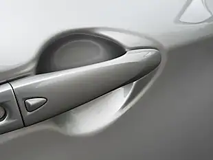 Used 2015 Nissan Qashqai Tekna Silver - Interior and Exterior details 9