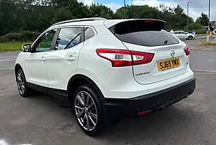 Used 2015 Nissan Qashqai Tekna White - Interior and Exterior details 3