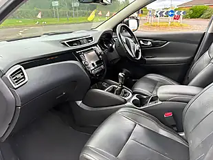 Used 2015 Nissan Qashqai Tekna White - Interior and Exterior details 9