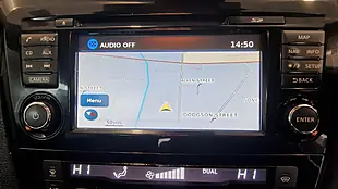Used 2015 Nissan Qashqai Tekna White - Interior and Exterior details 13