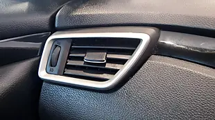 Used 2015 Nissan Qashqai Tekna White - Interior and Exterior details 7