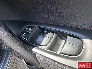 Used 2015 Nissan Qashqai Visia Grey - Interior and Exterior details 14