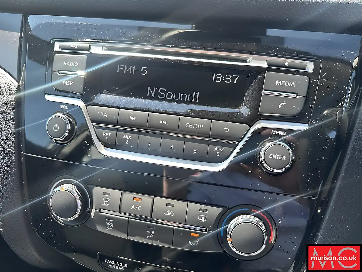 Used 2015 Nissan Qashqai Visia Grey - Interior and Exterior details 17