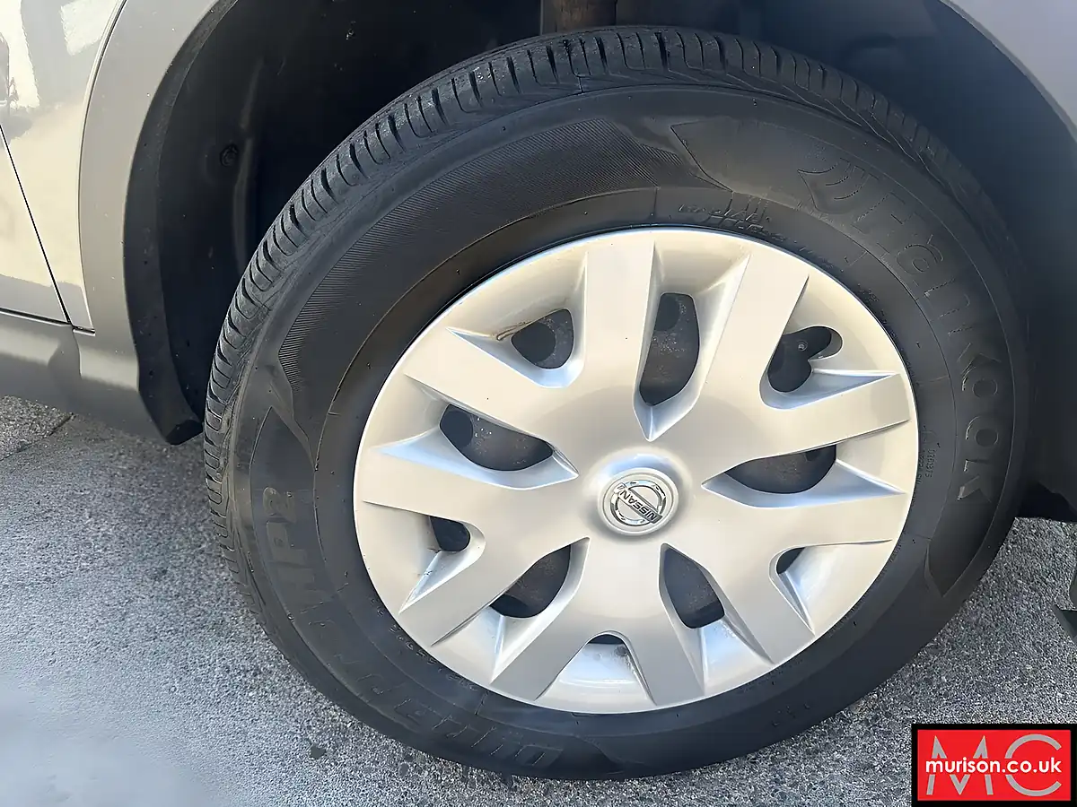 Used 2015 Nissan Qashqai Visia Grey - Interior and Exterior details 2