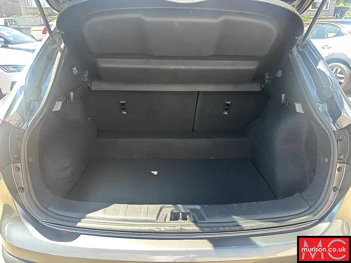 Used 2015 Nissan Qashqai Visia Grey - Interior and Exterior details 9