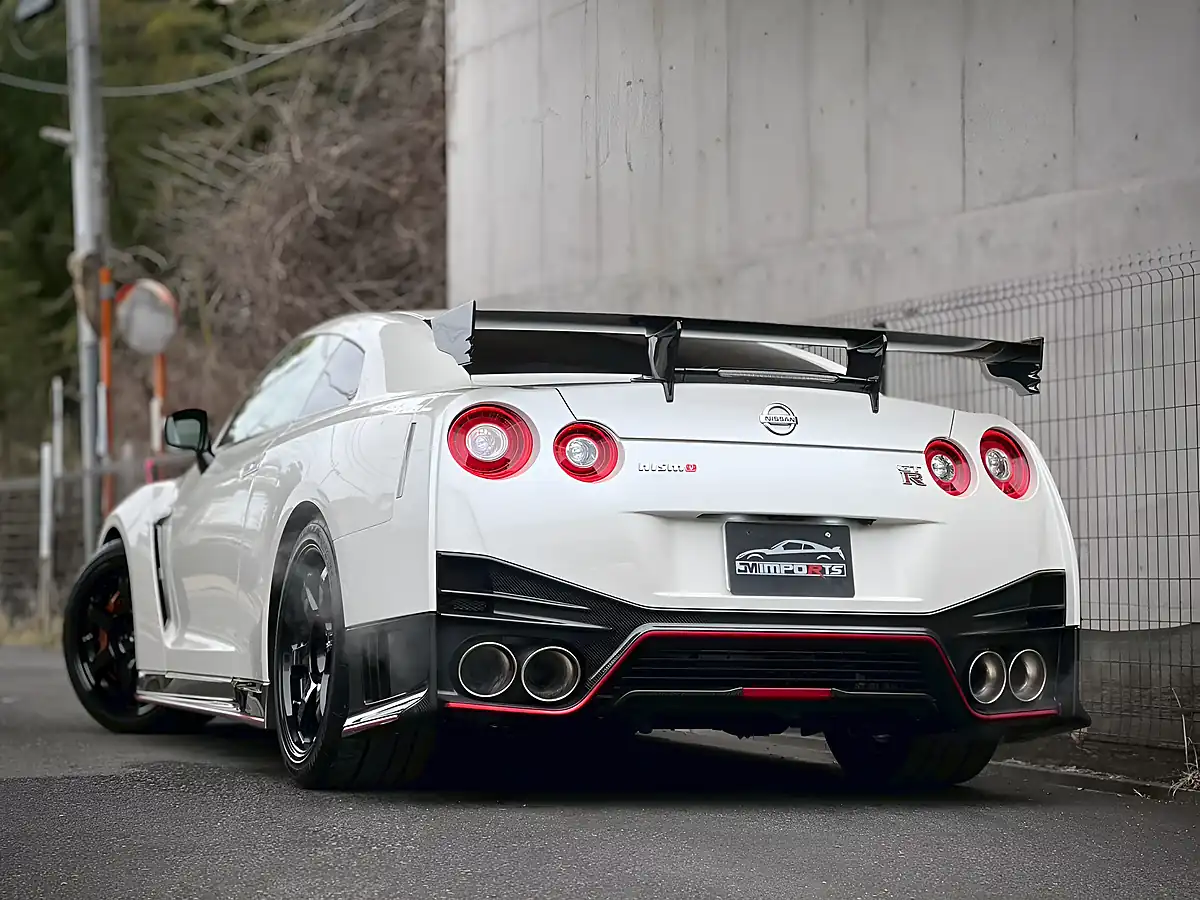 Used 2015 Nissan R35 GT-R Nismo Edition Pearl White - Interior and Exterior details 10