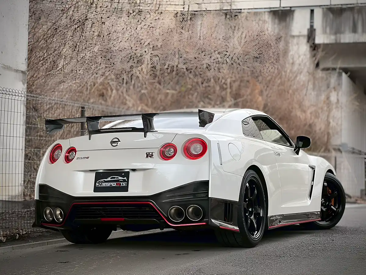 Used 2015 Nissan R35 GT-R Nismo Edition Pearl White - Interior and Exterior details 11