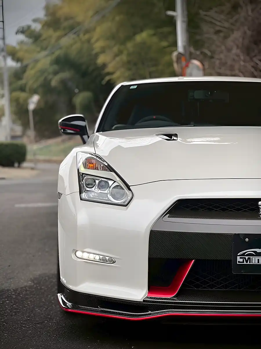 Used 2015 Nissan R35 GT-R Nismo Edition Pearl White - Interior and Exterior details 13