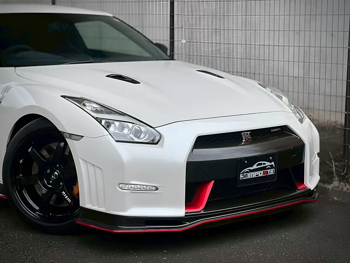 Used 2015 Nissan R35 GT-R Nismo Edition Pearl White - Interior and Exterior details 16
