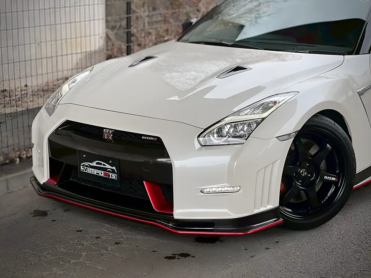 Used 2015 Nissan R35 GT-R Nismo Edition Pearl White - Interior and Exterior details 19