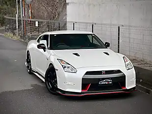 Used 2015 Nissan R35 GT-R Nismo Edition Pearl White - Interior and Exterior details 5