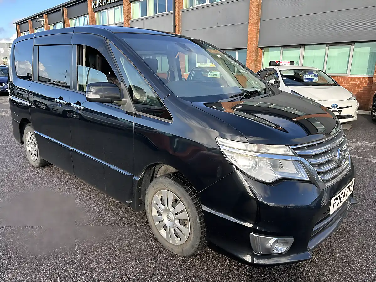 Used 2015 Nissan Serena 7 Seater Black - Front View