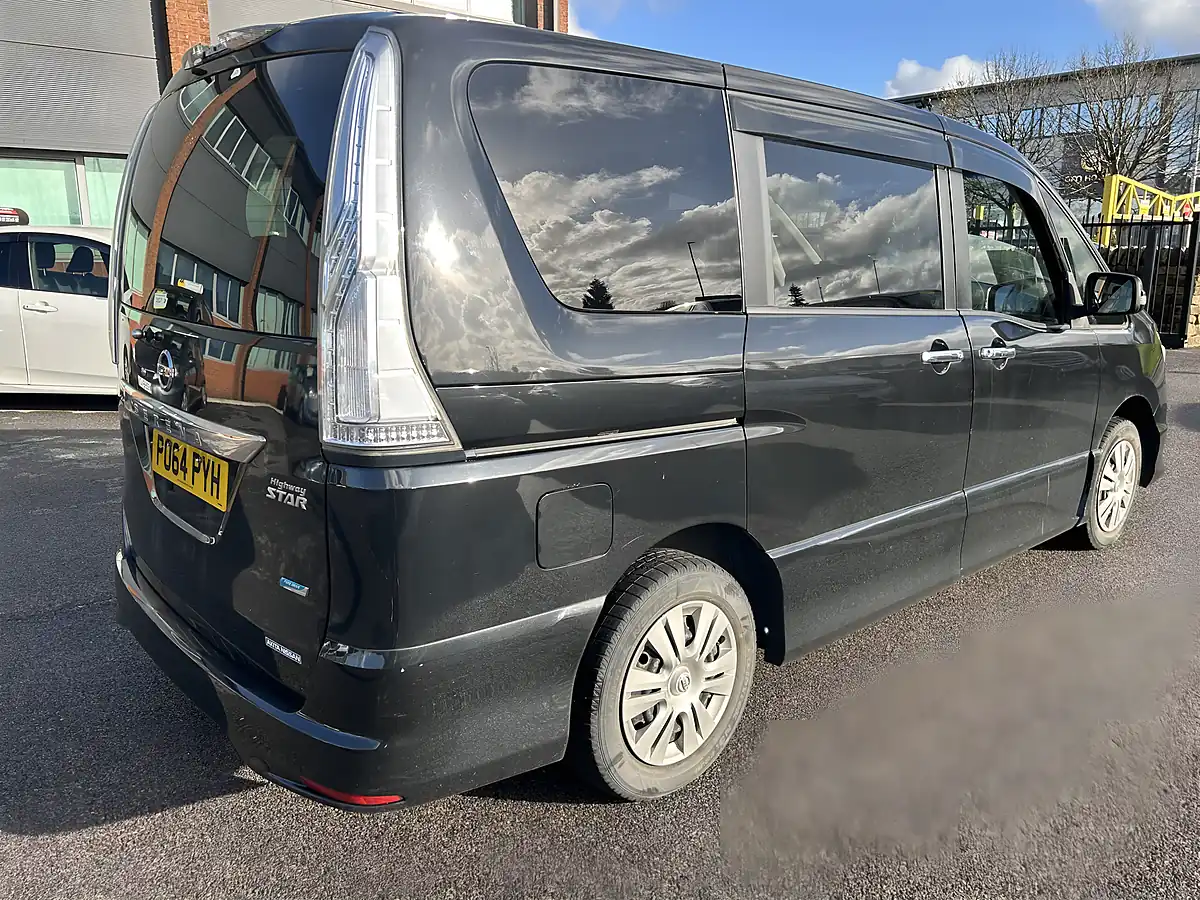 Used 2015 Nissan Serena 7 Seater Black - Interior and Exterior details 17