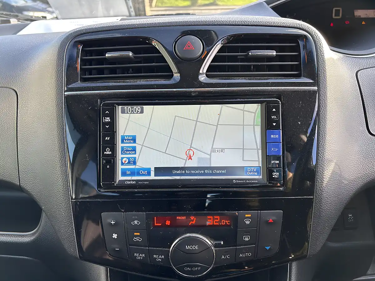 Used 2015 Nissan Serena 7 Seater Black - Interior and Exterior details 18