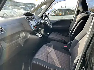 Used 2015 Nissan Serena 7 Seater Black - Interior and Exterior details 20