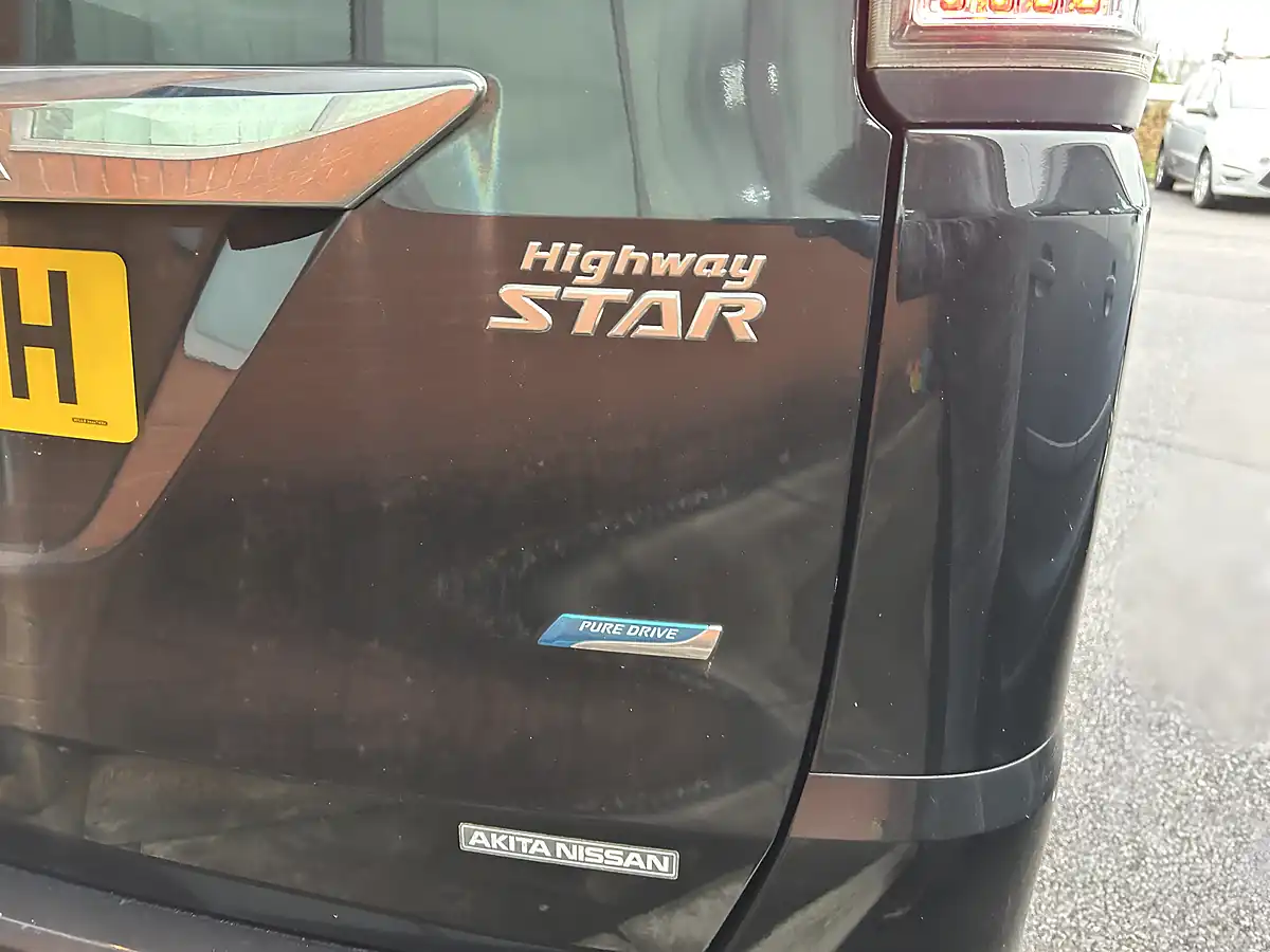 Used 2015 Nissan Serena 7 Seater Black - Interior and Exterior details 4