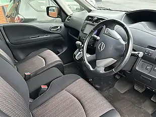 Used 2015 Nissan Serena 7 Seater Black - Interior and Exterior details 6