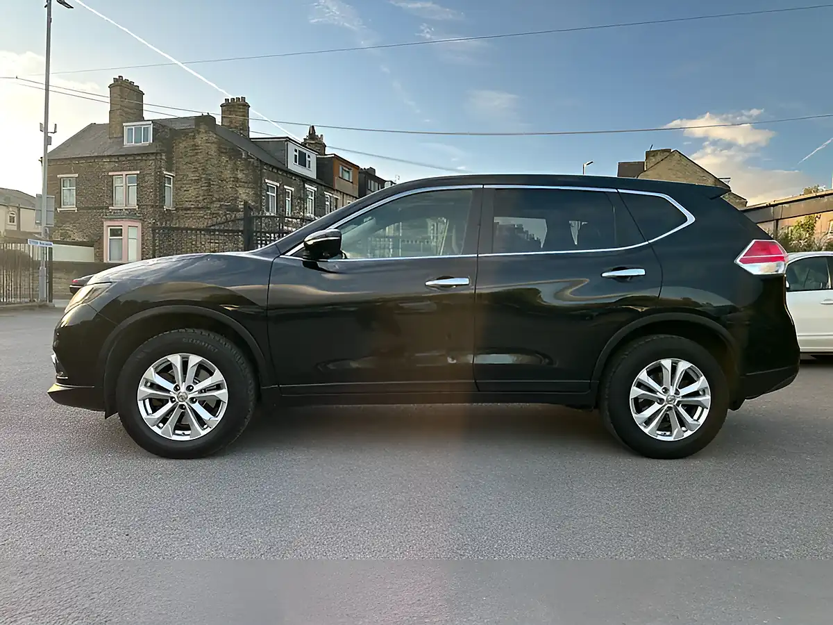 Used 2015 Nissan X-Trail Acenta Black - Interior and Exterior details 13