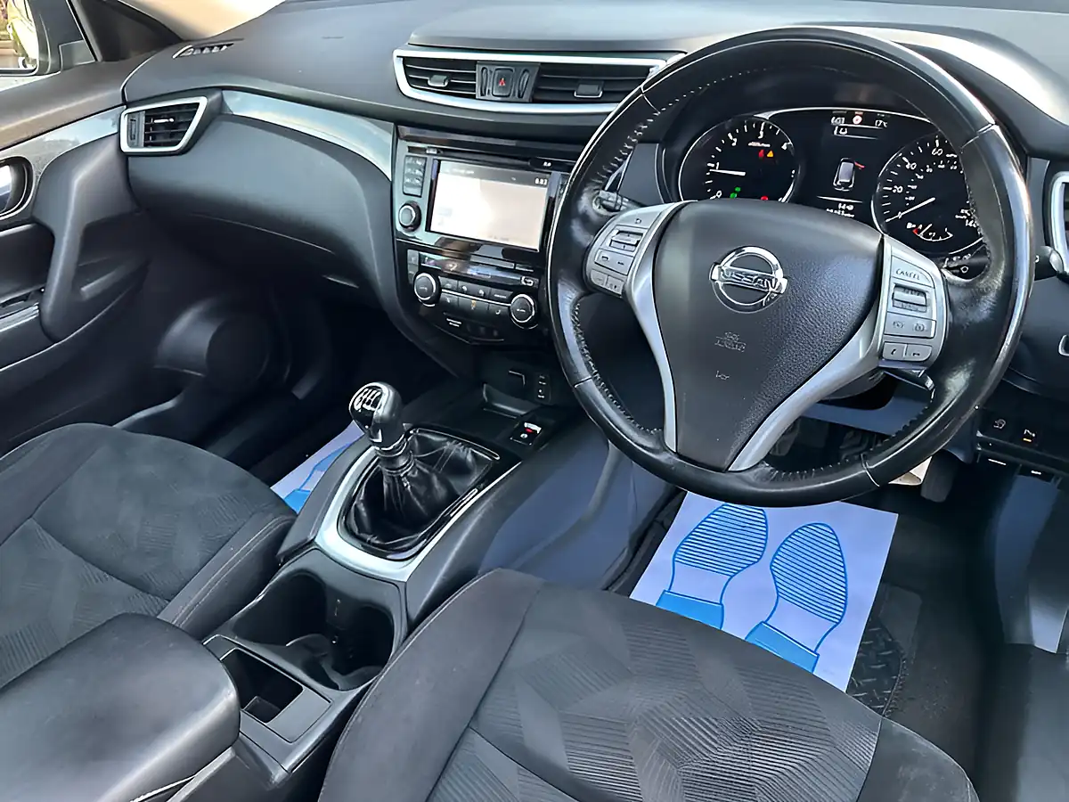 Used 2015 Nissan X-Trail Acenta Black - Interior and Exterior details 2