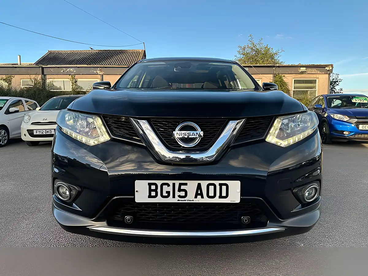 Used 2015 Nissan X-Trail Acenta Black - Interior and Exterior details 3
