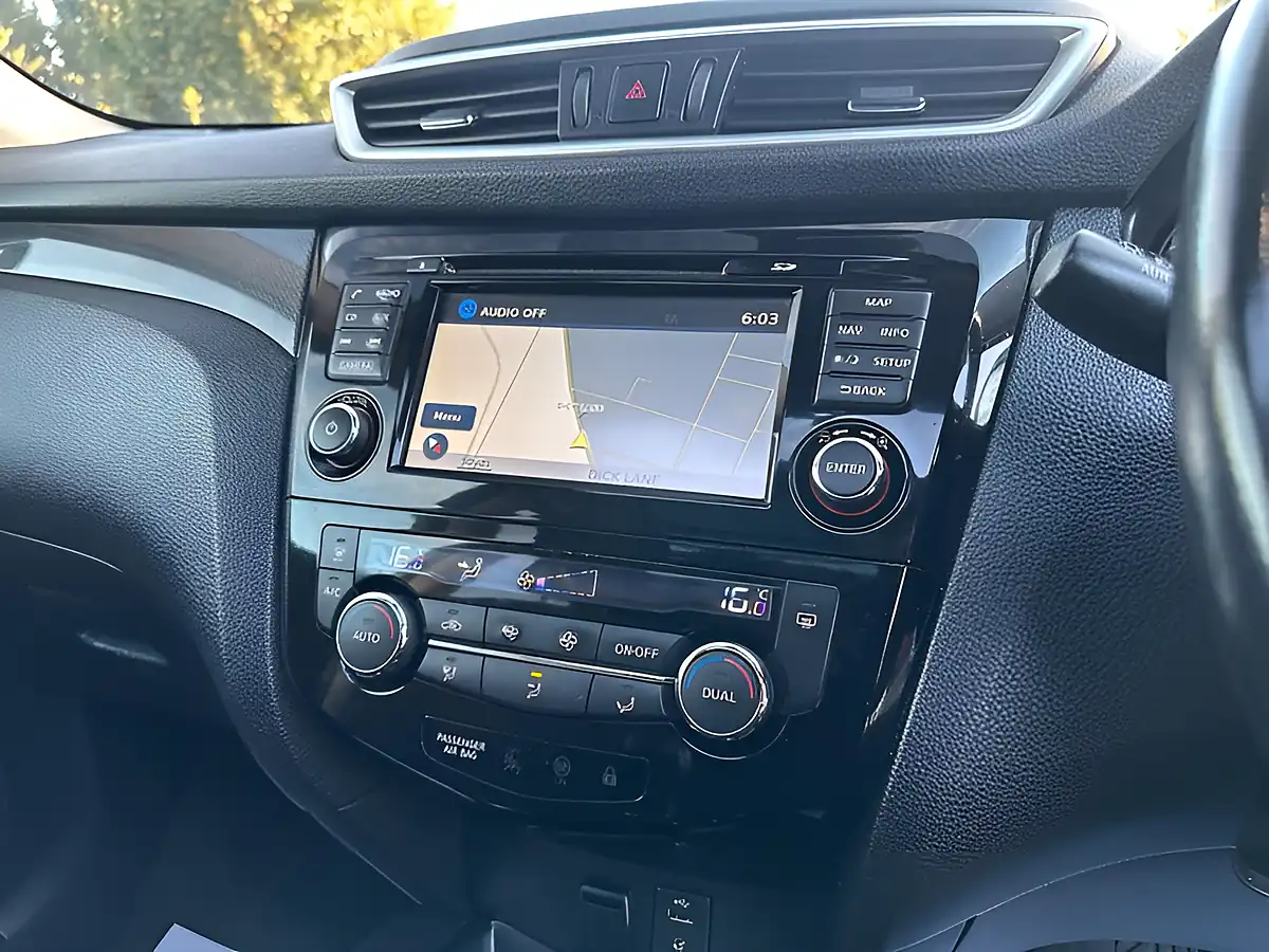 Used 2015 Nissan X-Trail Acenta Black - Interior and Exterior details 7
