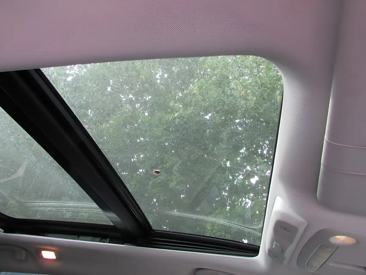 Used 2015 Nissan X-Trail Acenta Grey - Interior and Exterior details 12