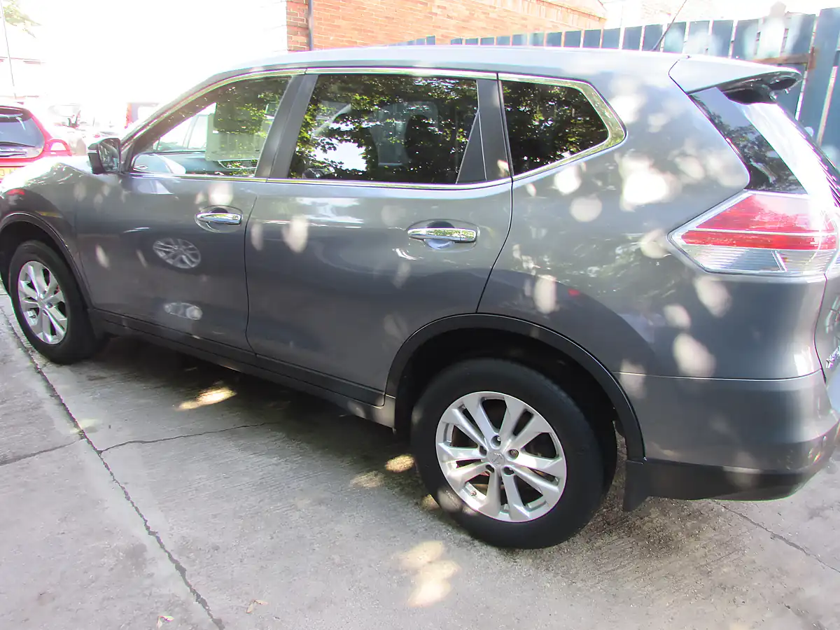 Used 2015 Nissan X-Trail Acenta Grey - Interior and Exterior details 2