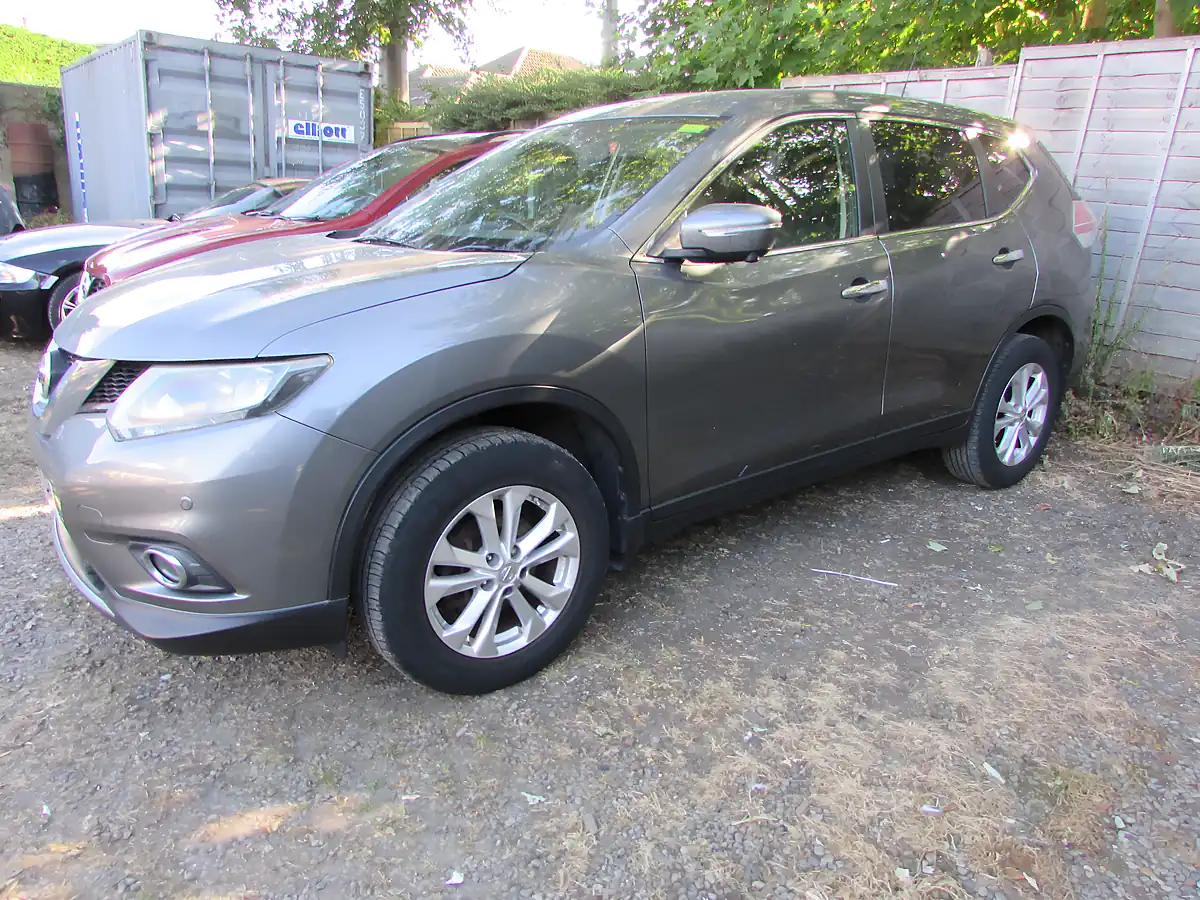 Used 2015 Nissan X-Trail Acenta Grey - Interior and Exterior details 6