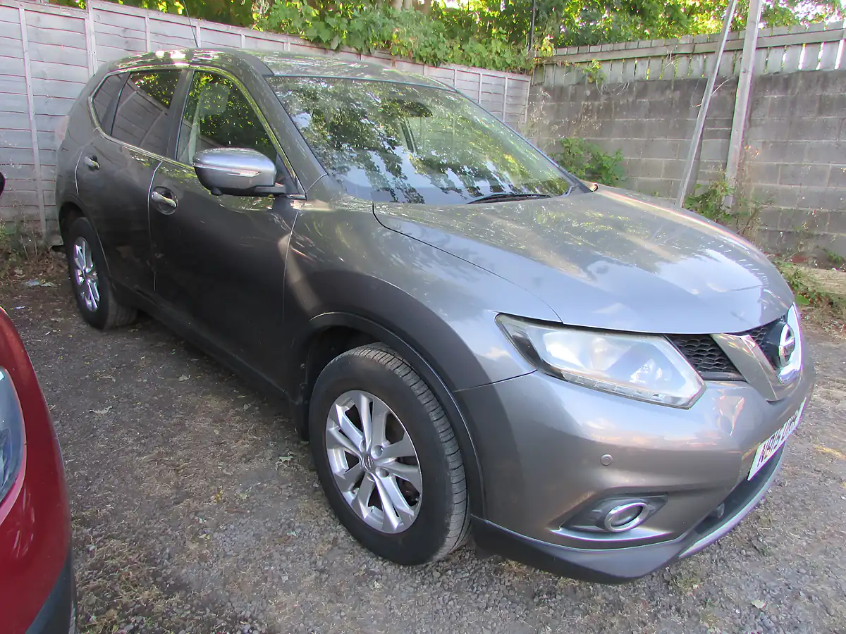 Used 2015 Nissan X-Trail Acenta Grey - Interior and Exterior details 8