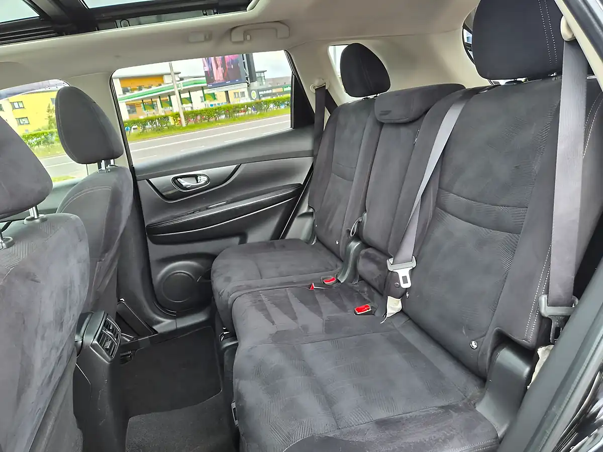 Used 2015 Nissan X-Trail N-Tec Black - Interior and Exterior details 15